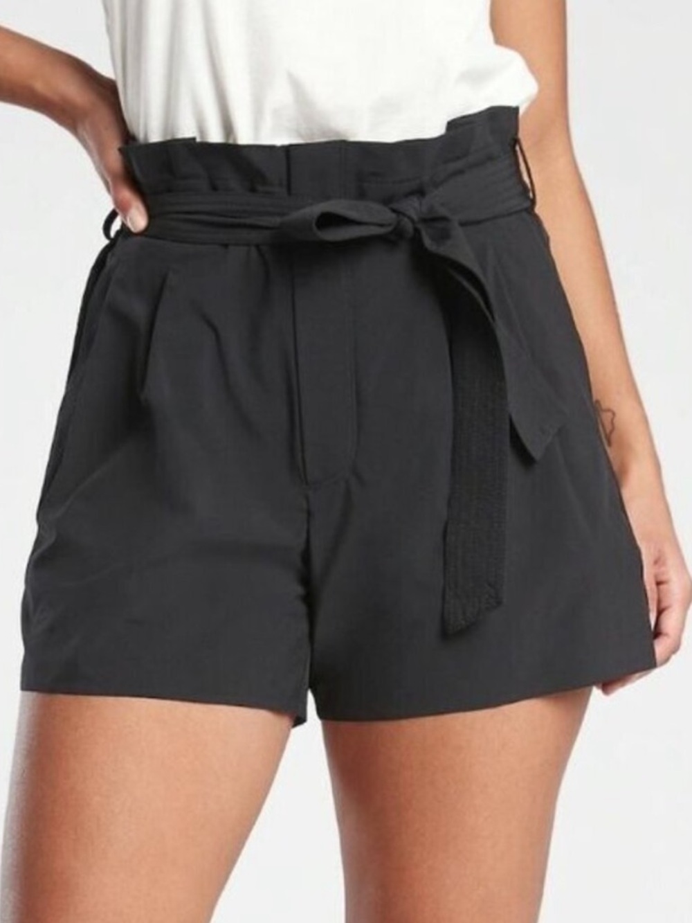 Athleta Skyline Belted Short Women 6 Black Gray Paperbag Mid Rise Tie Front 4"